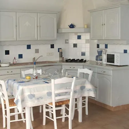 Ferienhaus Maison Cosy A Noirmoutier: 4 Couchages, Proche Centre Et Plage, Avec Terrasse Et Wifi - Fr-1-224b-229 *